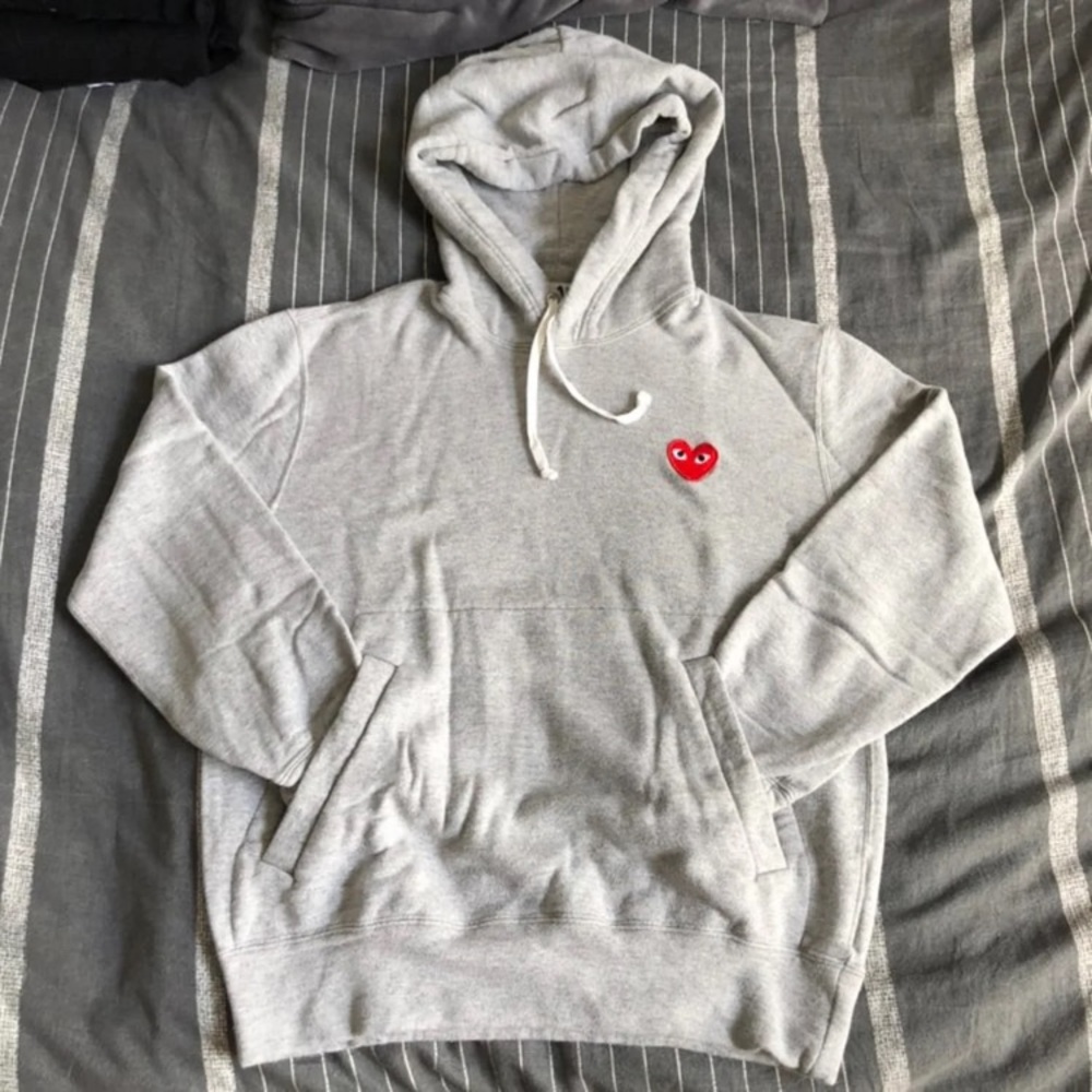 COMME DES GARCONS PLAY HOODIE. Size S